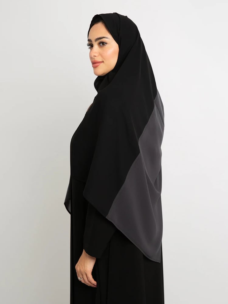 عباية نص كلوش بكولة أسود