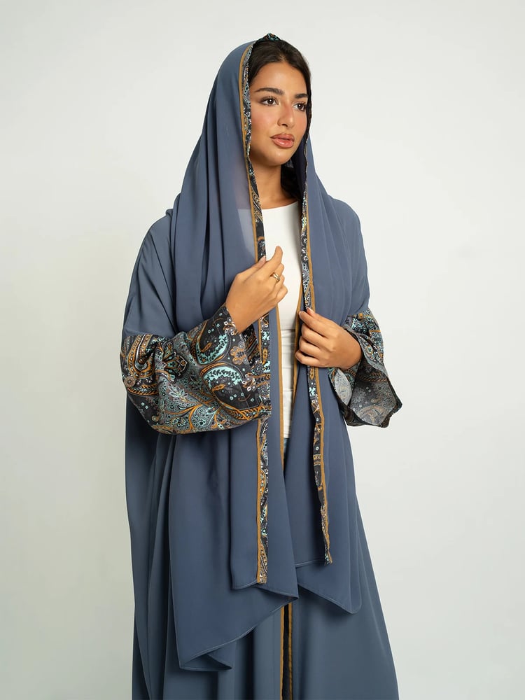 عباية بوهيمي بيزلي أزرق رمادي