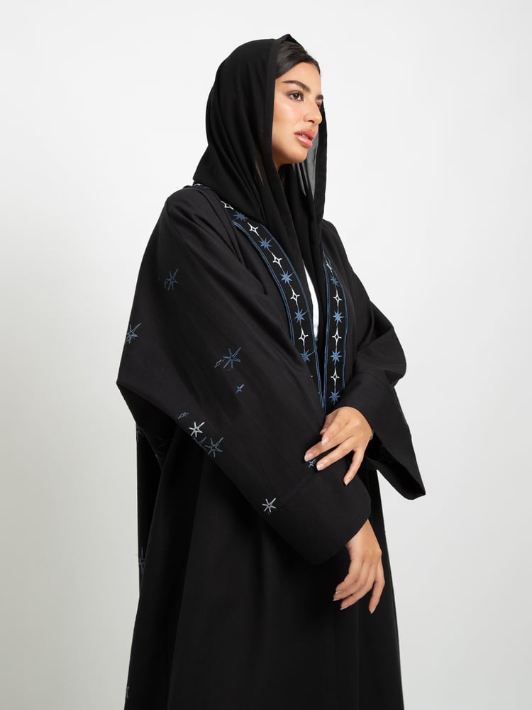 عباية بقصة واسعة بريق النجوم أسود