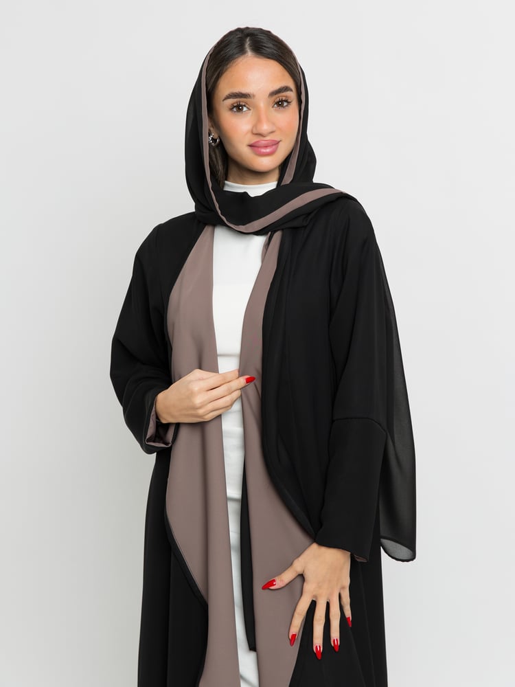 عباية بقصة A أسود على كاكي