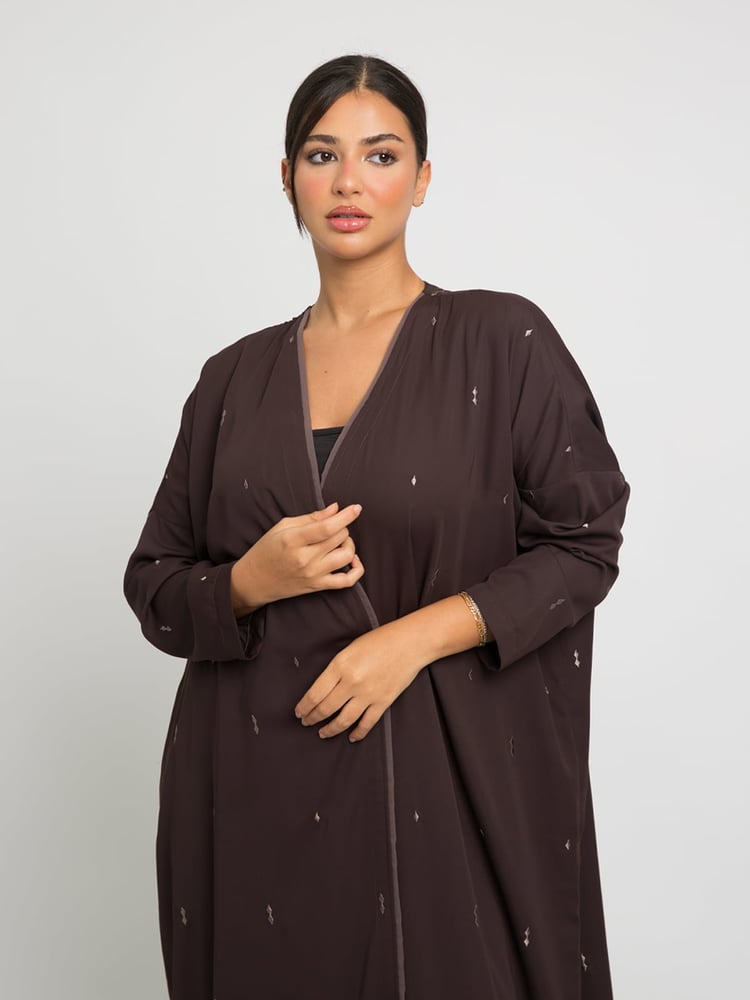 عباية واسعة بكم ضيق ألماس بني