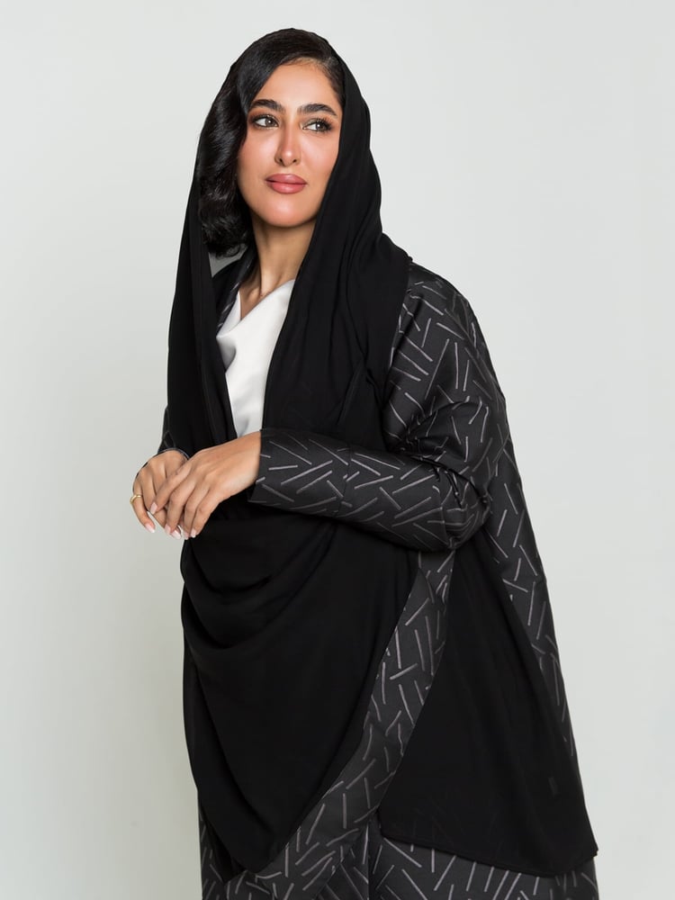 عباية مفتوحة جاكار أسود