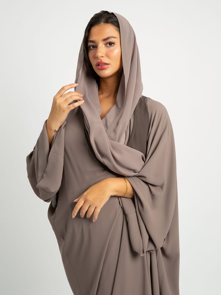 عباية سادة فلوستايل درجات البني
