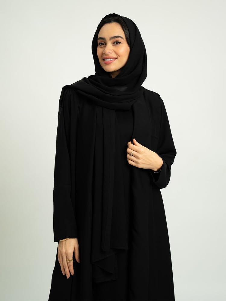 عباية نص كلوش لف بكولة أسود