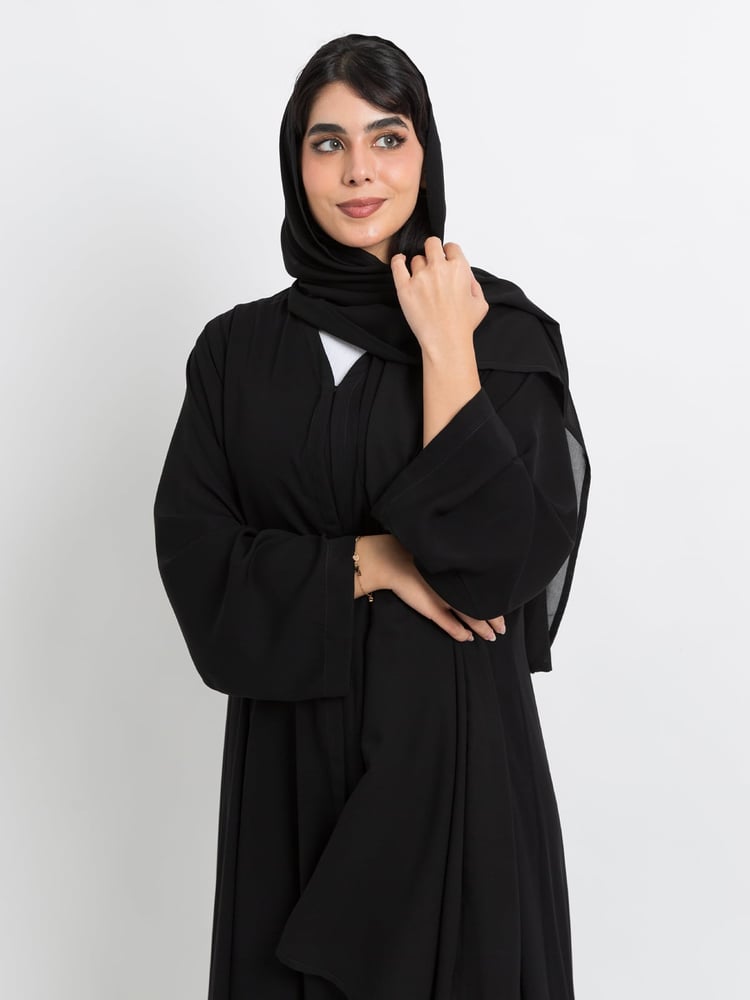 عباية نص كلوش مقفلة أسود
