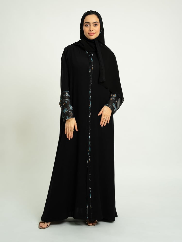 عباية مقفلة نص كلوش أسود منتصف الليل