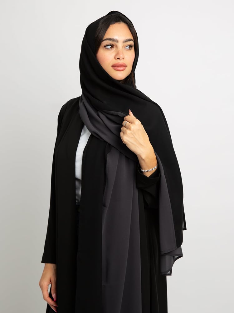 عباية نص كلوش بكولة أسود