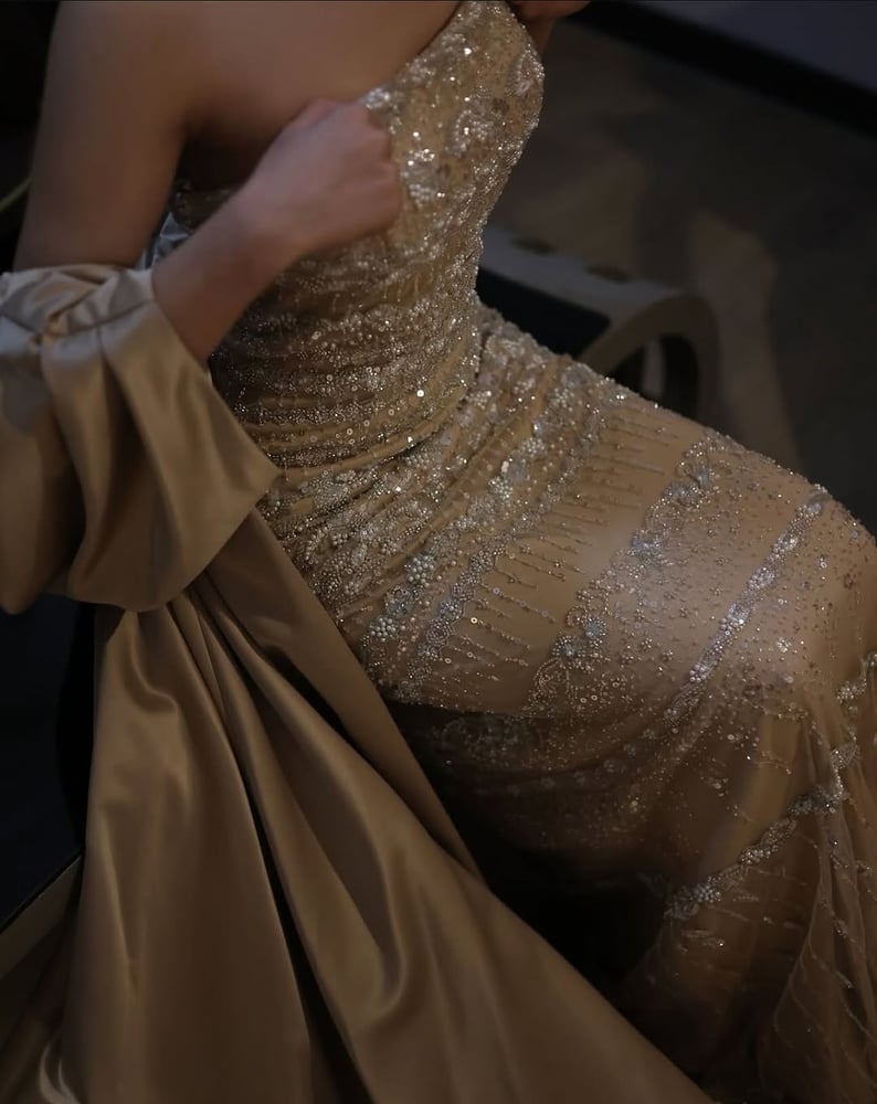 فستان راقي سهره فخم يليق فيك تطريز كامل قطعتين منفف