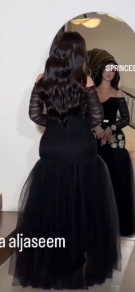 فستان سهرة مميز وراقي جدا لون اسود