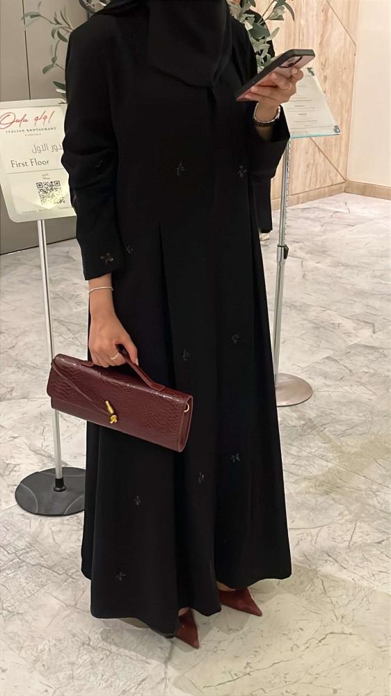 عبايه سارة