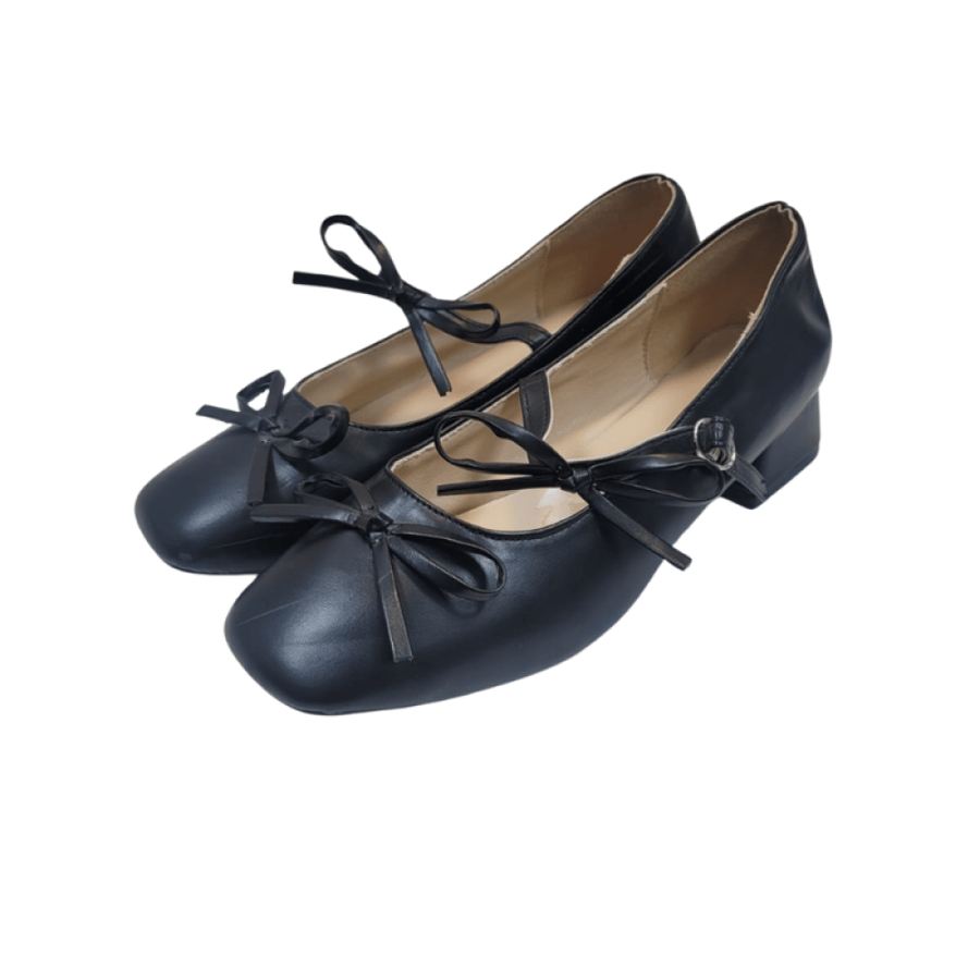 Women's black shoes