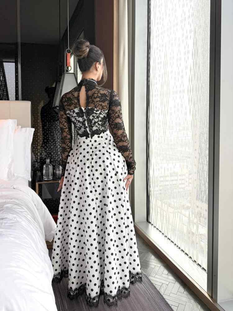 Evening dress with elegant lace design