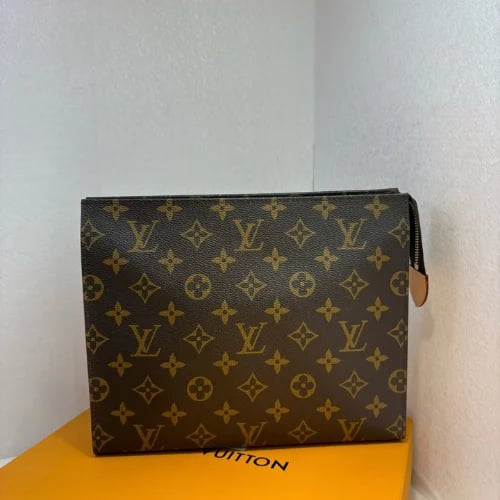 حافظة مستندات لويس فويتون بسحاب بنقشة Monogram