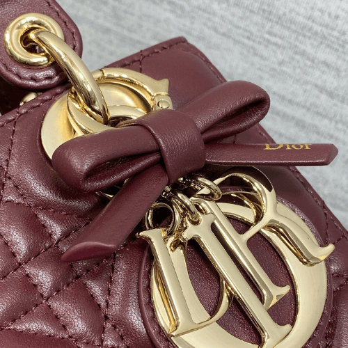حقيبة ليدي ديور My ABCDior صغيرة بجلد الخروف بنقشة Cannage