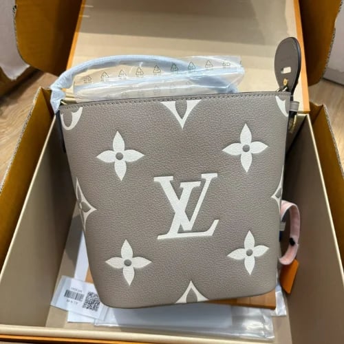 حقيبة لويس فويتون CarryAll PM ثنائية اللون من جلد Monogram Empreinte