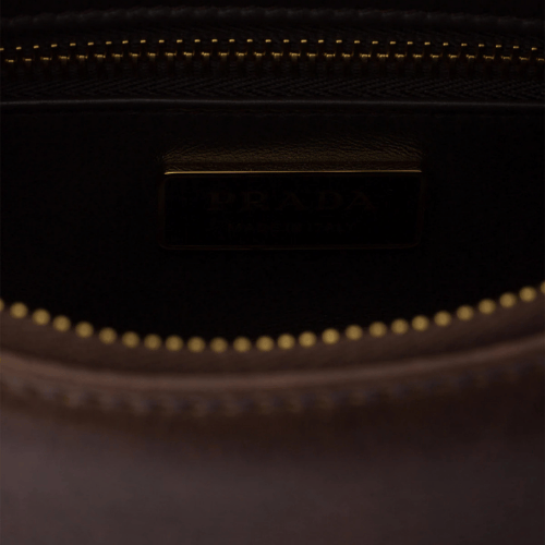 حقيبة كتف Prada Aimée متوسطة من الجلد