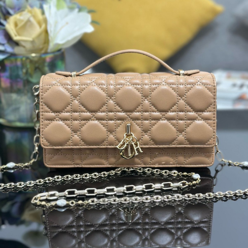حقيبة My Dior Top Handle من جلد الخروف بنقشة Cannage