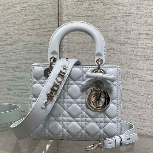 حقيبة ليدي ديور My ABCDior صغيرة بجلد الخروف بنقشة Cannage