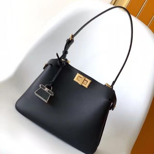 حقيبة فندي Peekaboo ISeeU