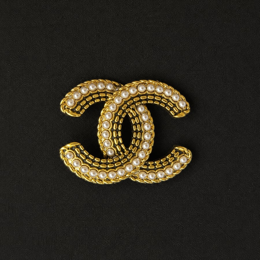 Luxury Interlocking Brooch