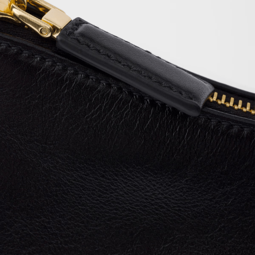 حقيبة كتف Prada Aimée متوسطة من الجلد