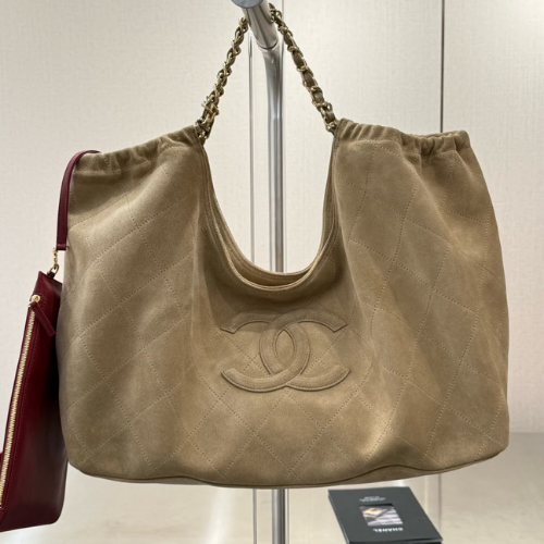 حقيبة شانيل Shopping Bag من جلد العجل السويدي