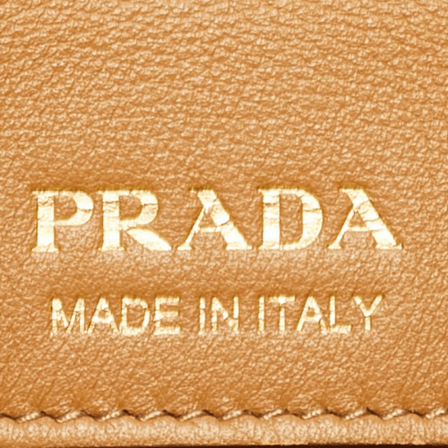 حقيبة كتف Prada Doux متوسطة من الجلد