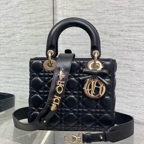 حقيبة ليدي ديور My ABCDior صغيرة بجلد الخروف بنقشة Cannage