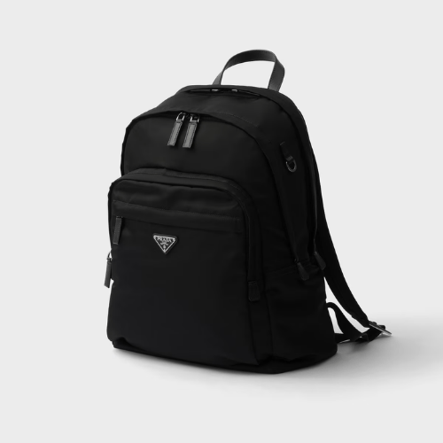 حقيبة ظهر Prada من Re-Nylon وجلد Saffiano