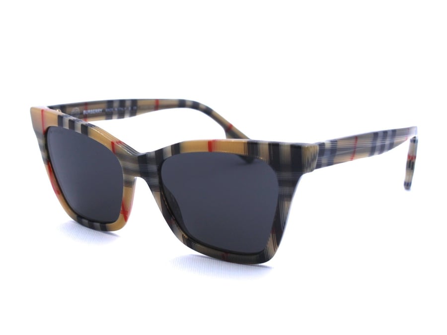 نظارة شمسية من ماركة BURBERRY موديل B 4346 3944 87 3N