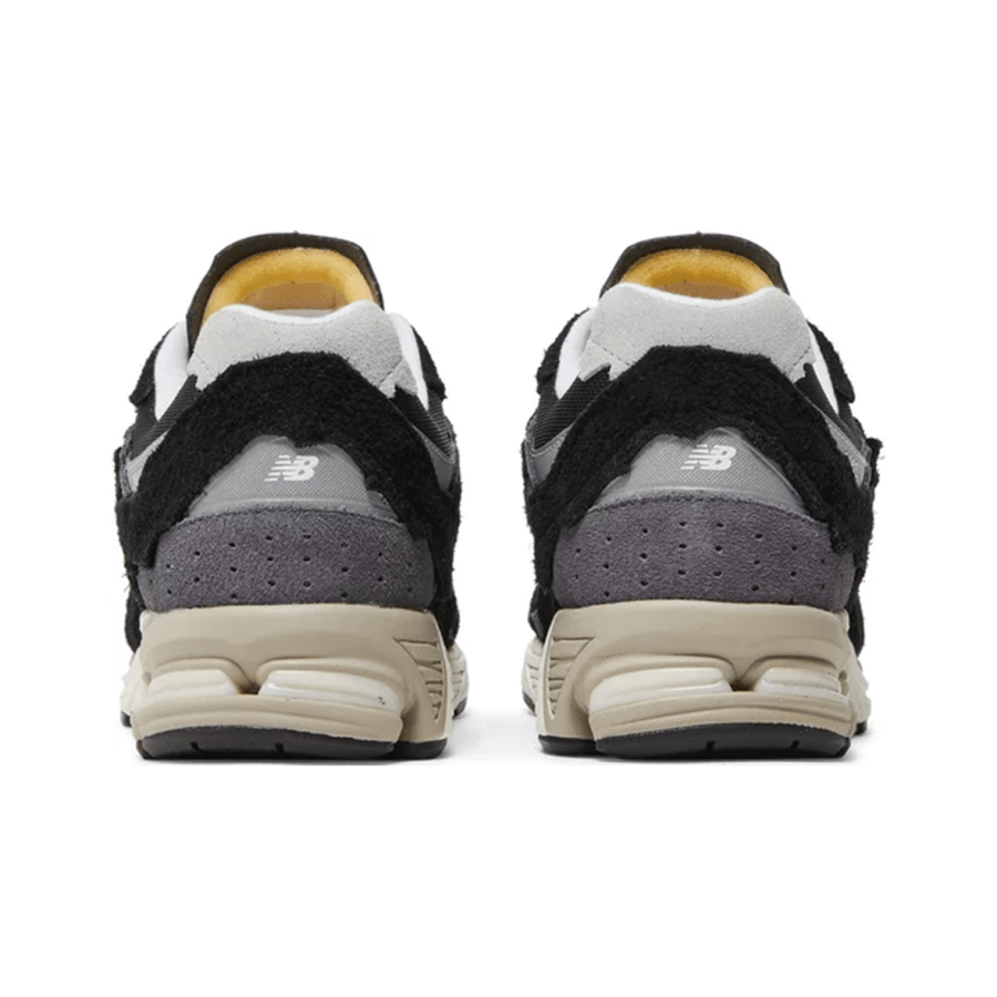 حذاء | New Balance 2002R Black Grey Distressed