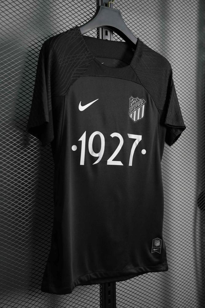 تيشيرت الاتحاد السعودي 1927 الأسود 2025 | متجر كوتشي كنج