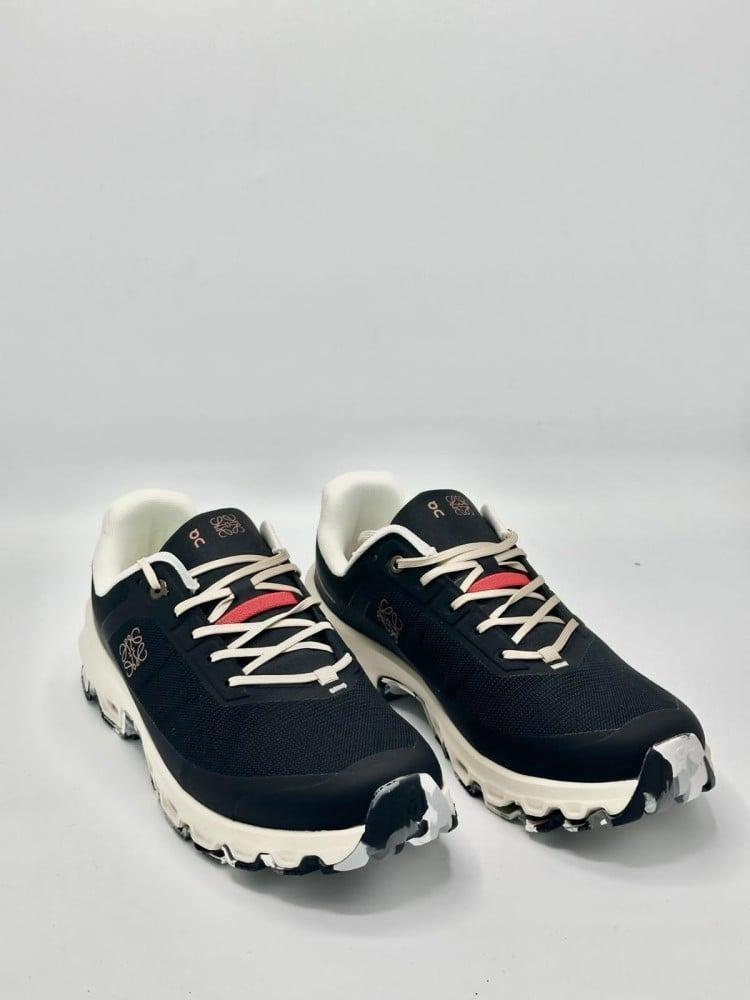 حذاء | ON LOEWE Black