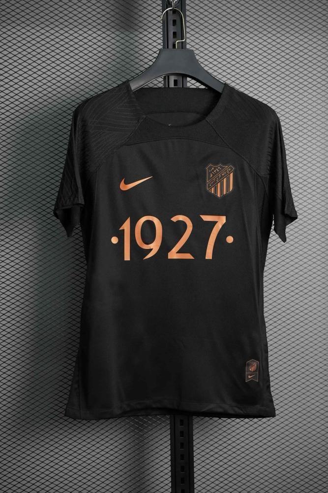 تيشيرت الاتحاد السعودي 1927 إصدار خاص 2025 | متجر كوتشي كنج