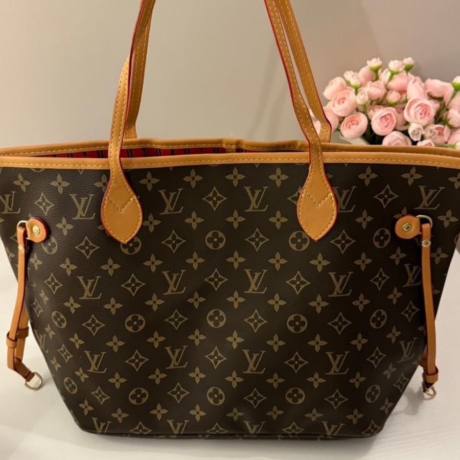 LV توت باق