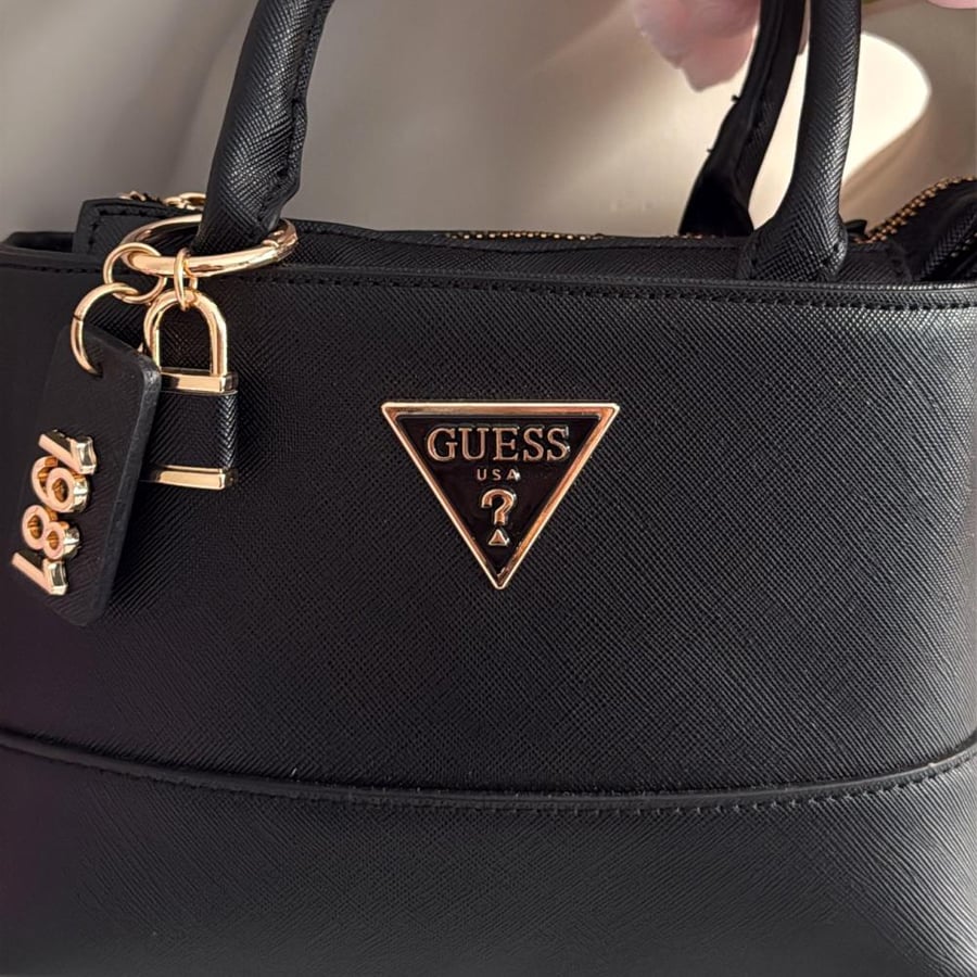 Guess ذهبي