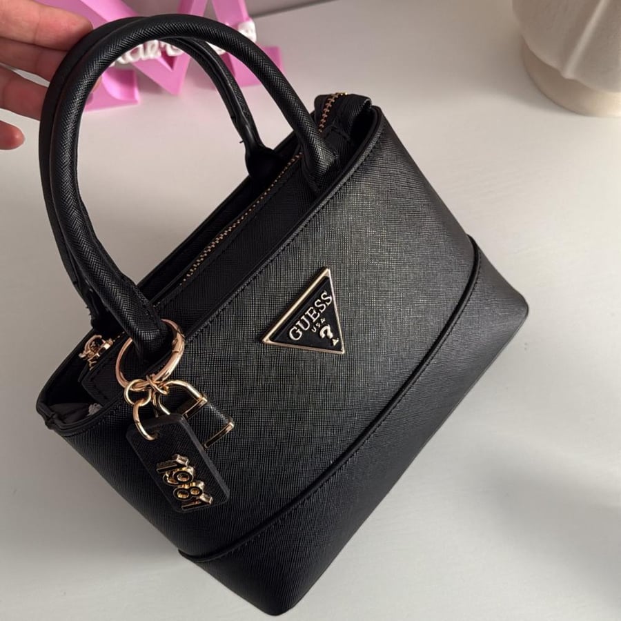 Guess ذهبي