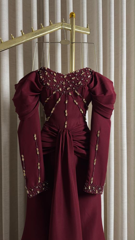 فستان سهرة عنابي