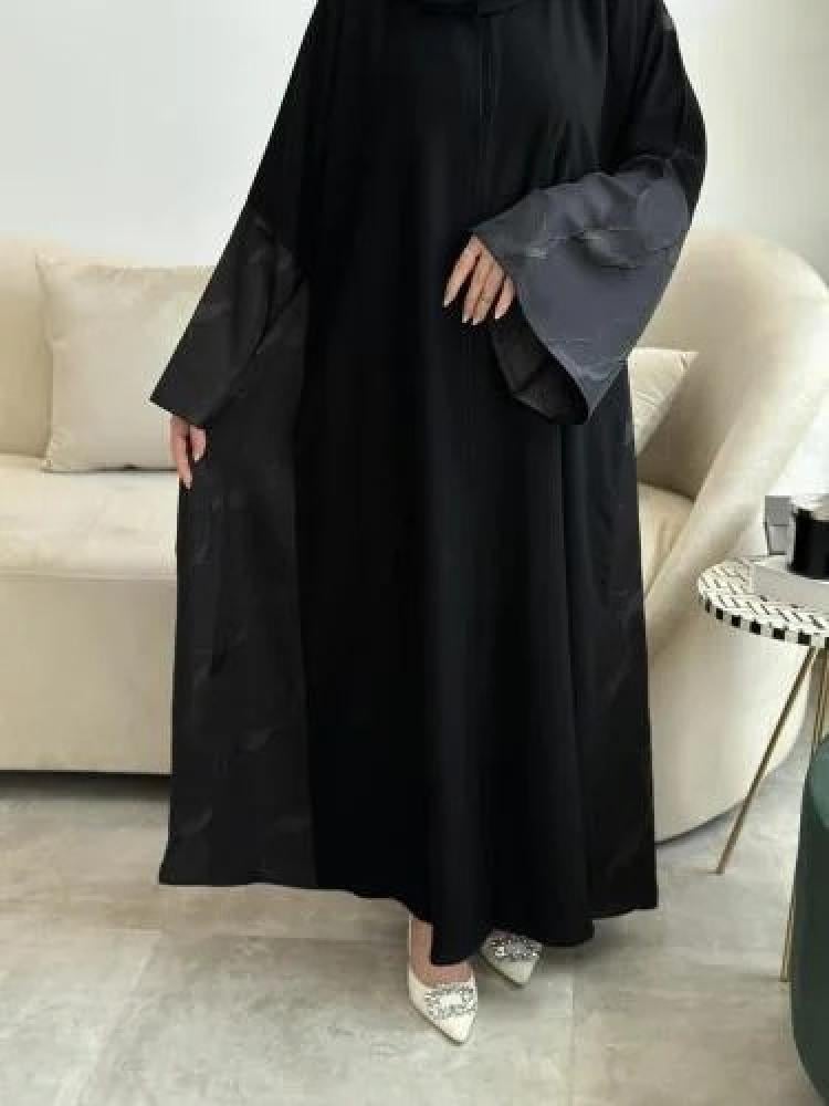 عباية جاكار تمنحك فخامة بتصميم فاخر وأنيق