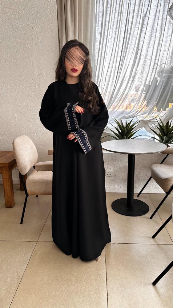 عبايات بتطريز علي الاكمام بلمسه من التميز والجمال