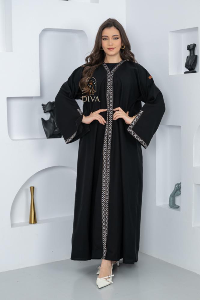 عبايات نص كلوش