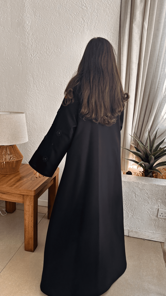 عباية تطريز ورد لاطلاله فريده