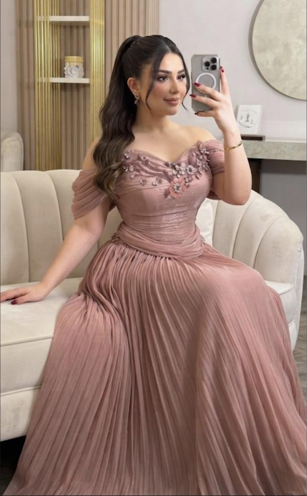 فستان سهرة. كرنكل