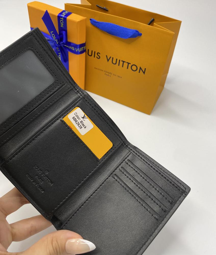 محفظة لويس فيتون Lv مع الملحقات