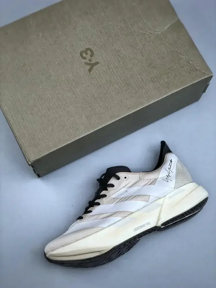 حذاء Adidas Adizero Adios Pro 4 — إصدار ١٣
