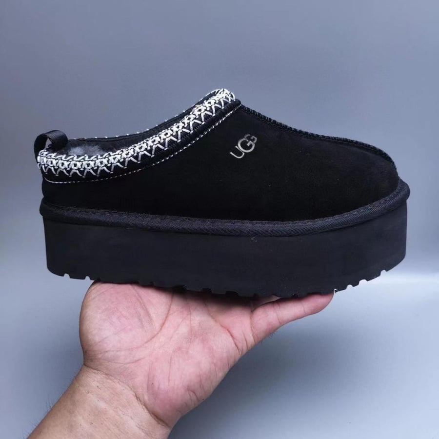 سليبر UGG Tazz بلون اسود
