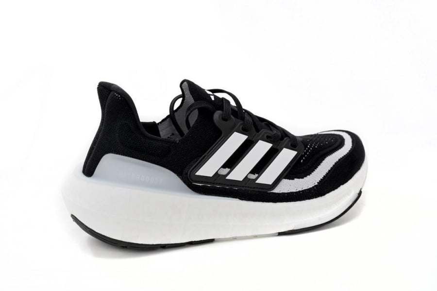 حذاء اديداس الترا بوست 2023 adidas ultra boost — إصدار ٣