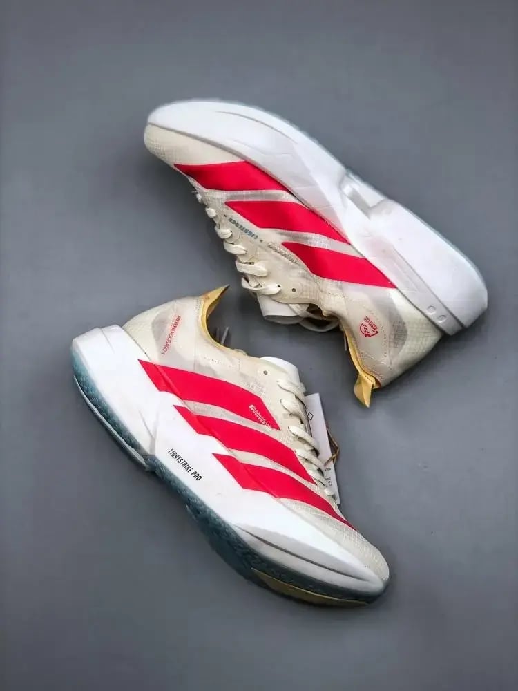 حذاء Adidas Adizero Adios Pro 4 — إصدار ١٥
