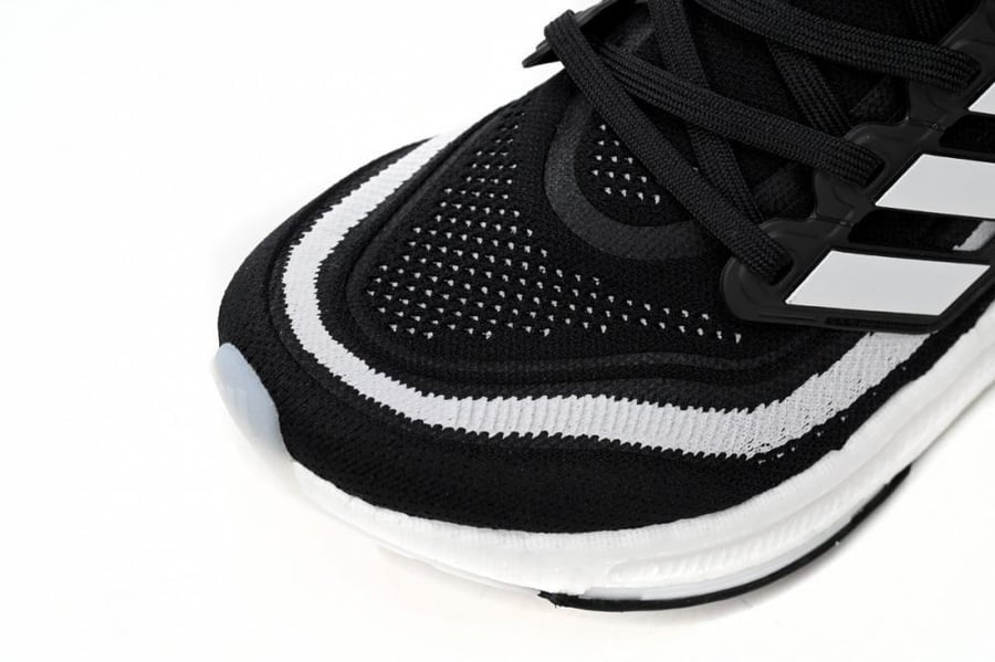 حذاء اديداس الترا بوست 2023 adidas ultra boost — إصدار ٣