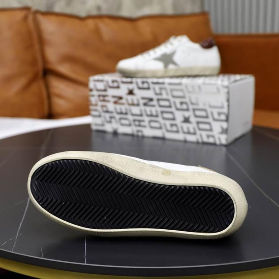 حذاء سنيكرز جولدن جوس Golden Goose